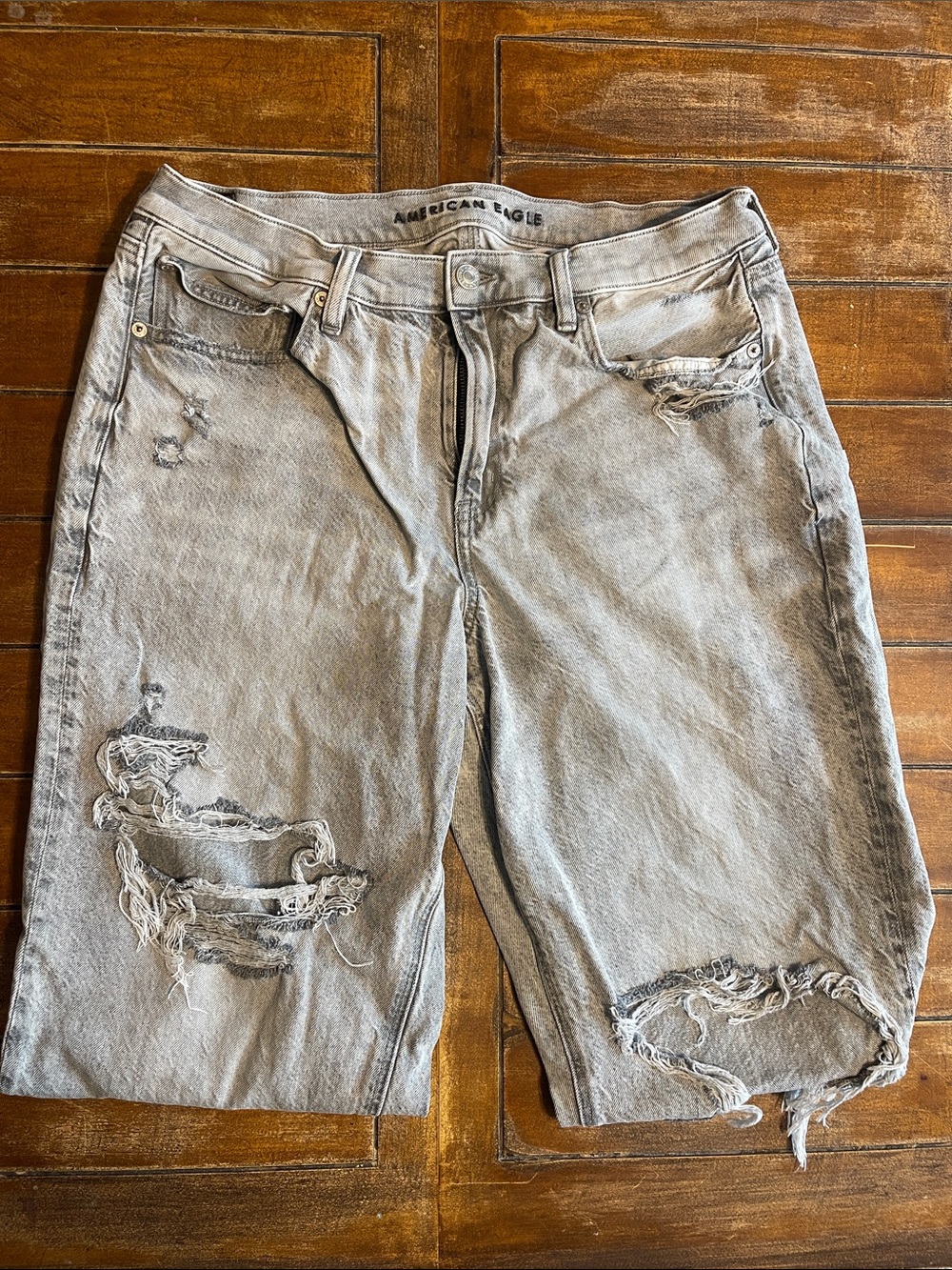 American Eagle Outfitters Light Gray Distressed Denim  jeans